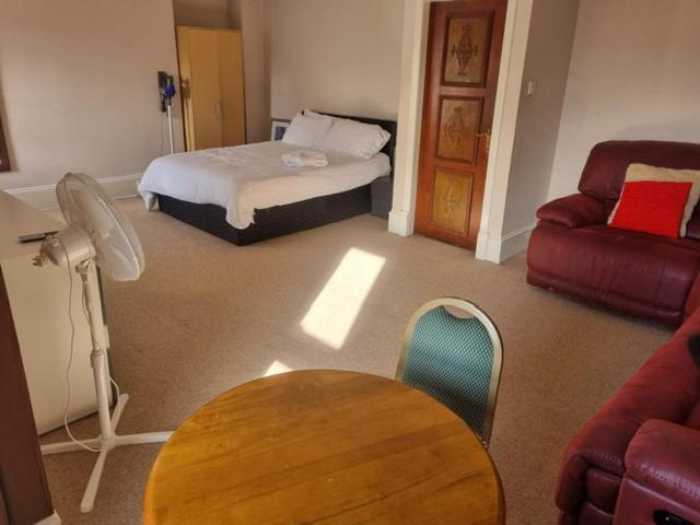 Commercial Hotel Insch Dış mekan fotoğraf